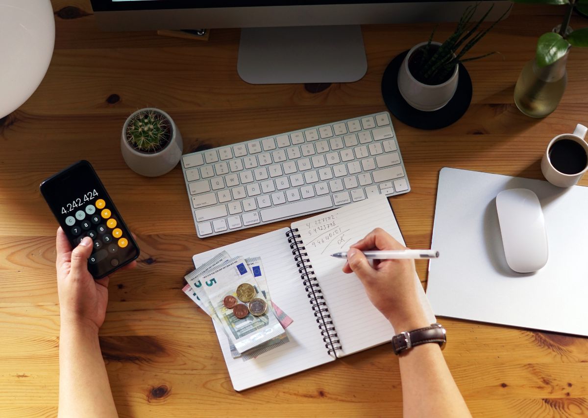 Setting Financial Goals: The First Step in Your Investment Journey