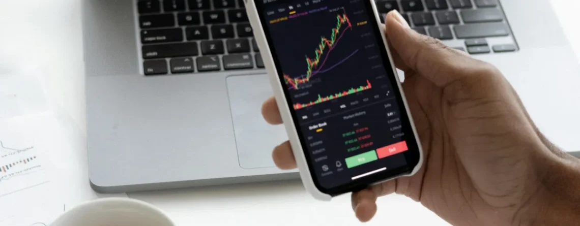 The web development and design of online trading platforms: Features making these platforms popular