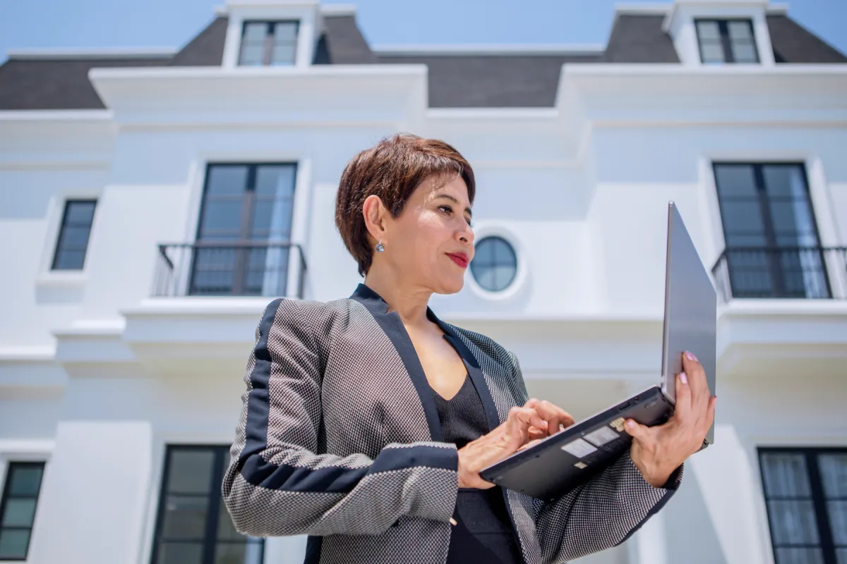 A Beginner's Guide to Taking Your NJ Real Estate License Course Online