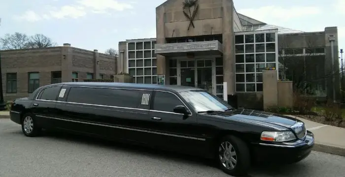 The Best Travel Tips for Hiring a Reliable Limo Service in Miami