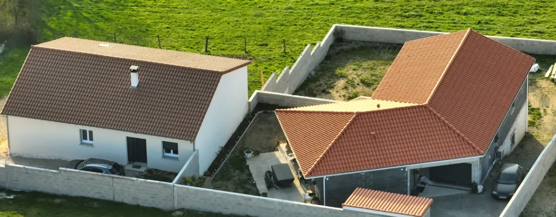 Flat vs. Sloped Roofs: Which Is Right for Your Next Home Project?