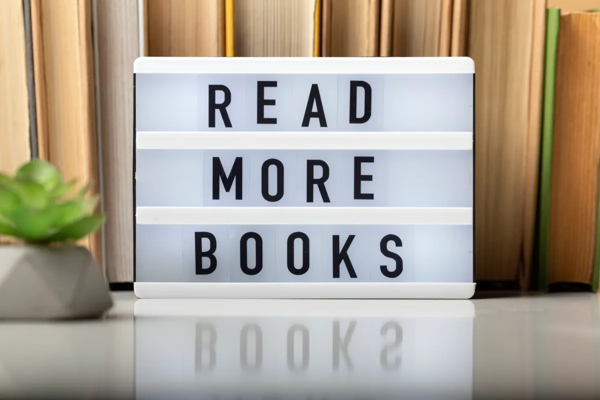 Top 4 Book Summary Tools That Make Reading Smarter in 2025