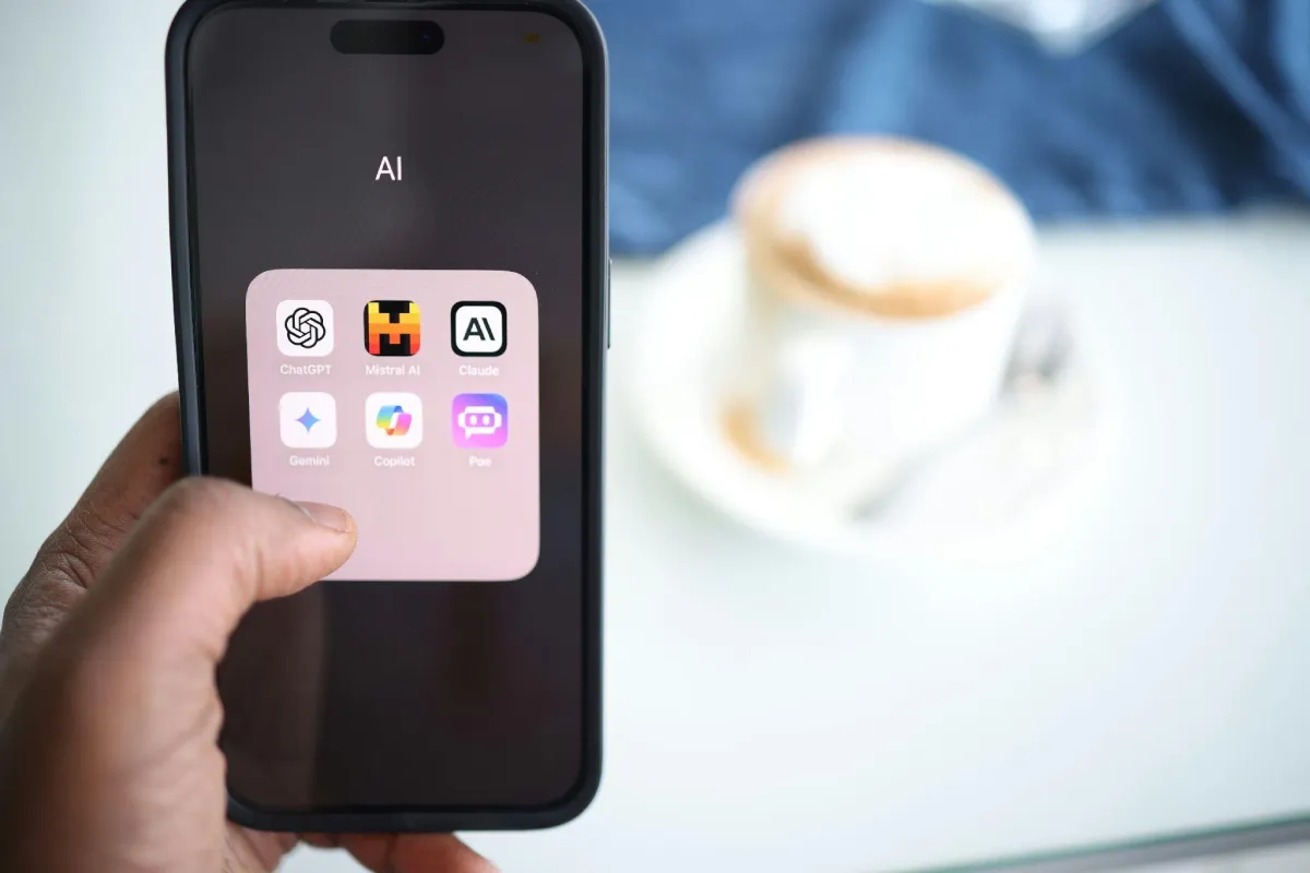 The Role of AI Assistants in Modern Website User Experience