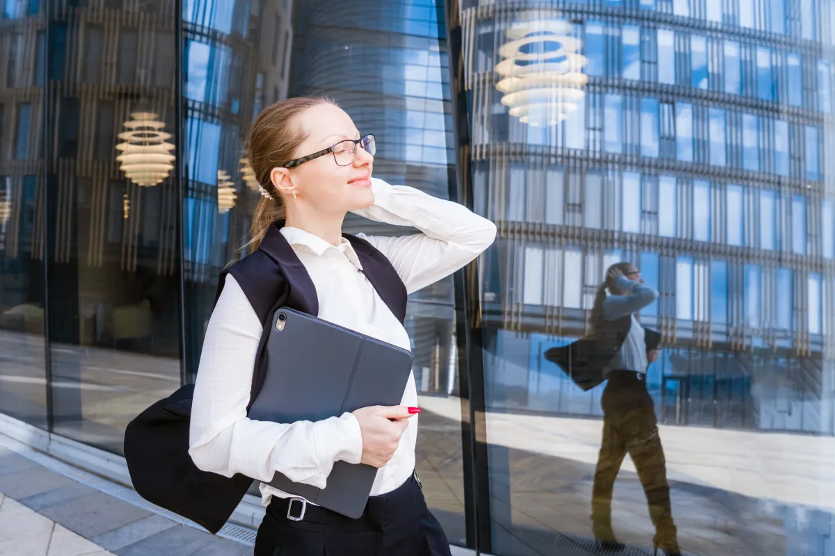 How to Break the Glass Ceiling: Smart Tactics for Women in Business