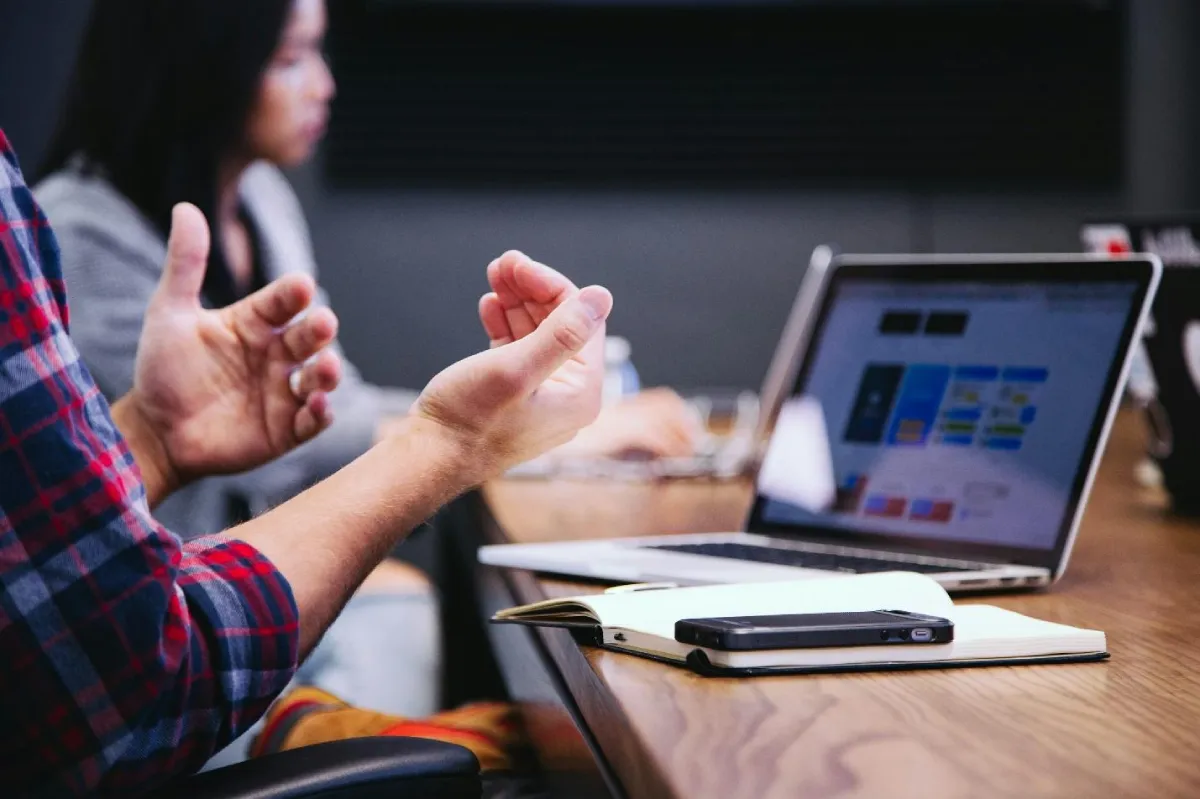 5 Digital Tools a Consultancy Business Needs in 2026 & 5 Tools Consultancy Businesses Can Strive Without