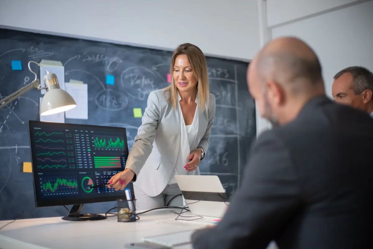 How an AI Business Analyst Improves Efficiency and Strategic Planning