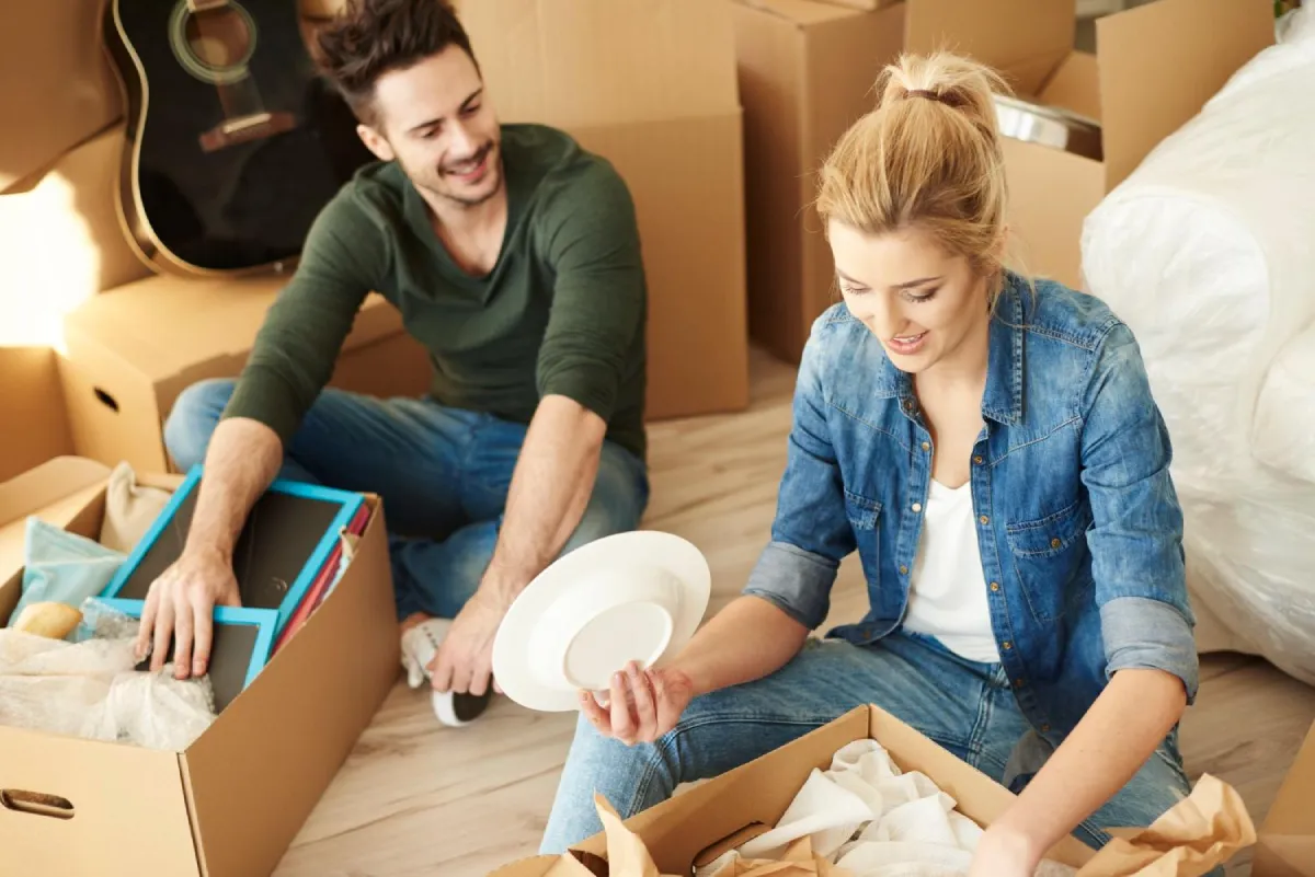 The New Wave of Conscious Decluttering: Keep, Store, or Let Go?