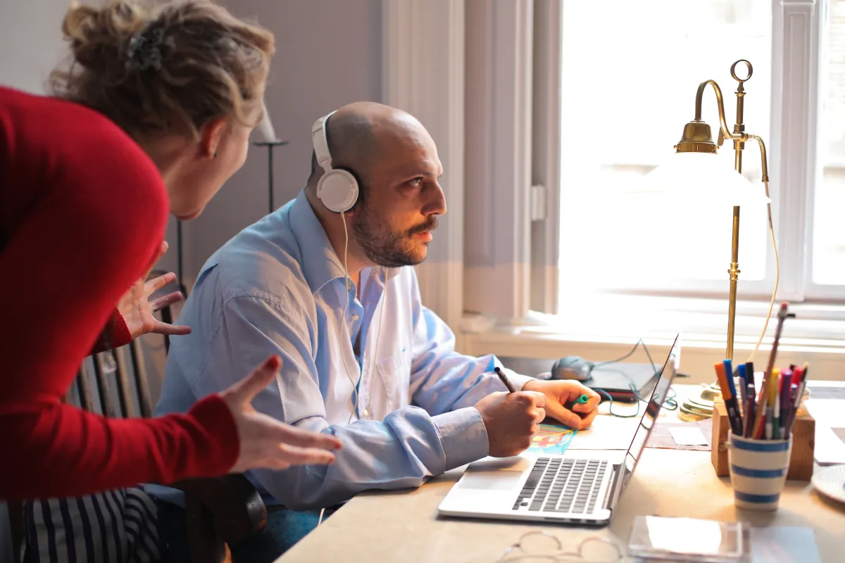 Top Ways Web Teams Use AI Voice Tools to Save Time (Beyond Simple Transcription)