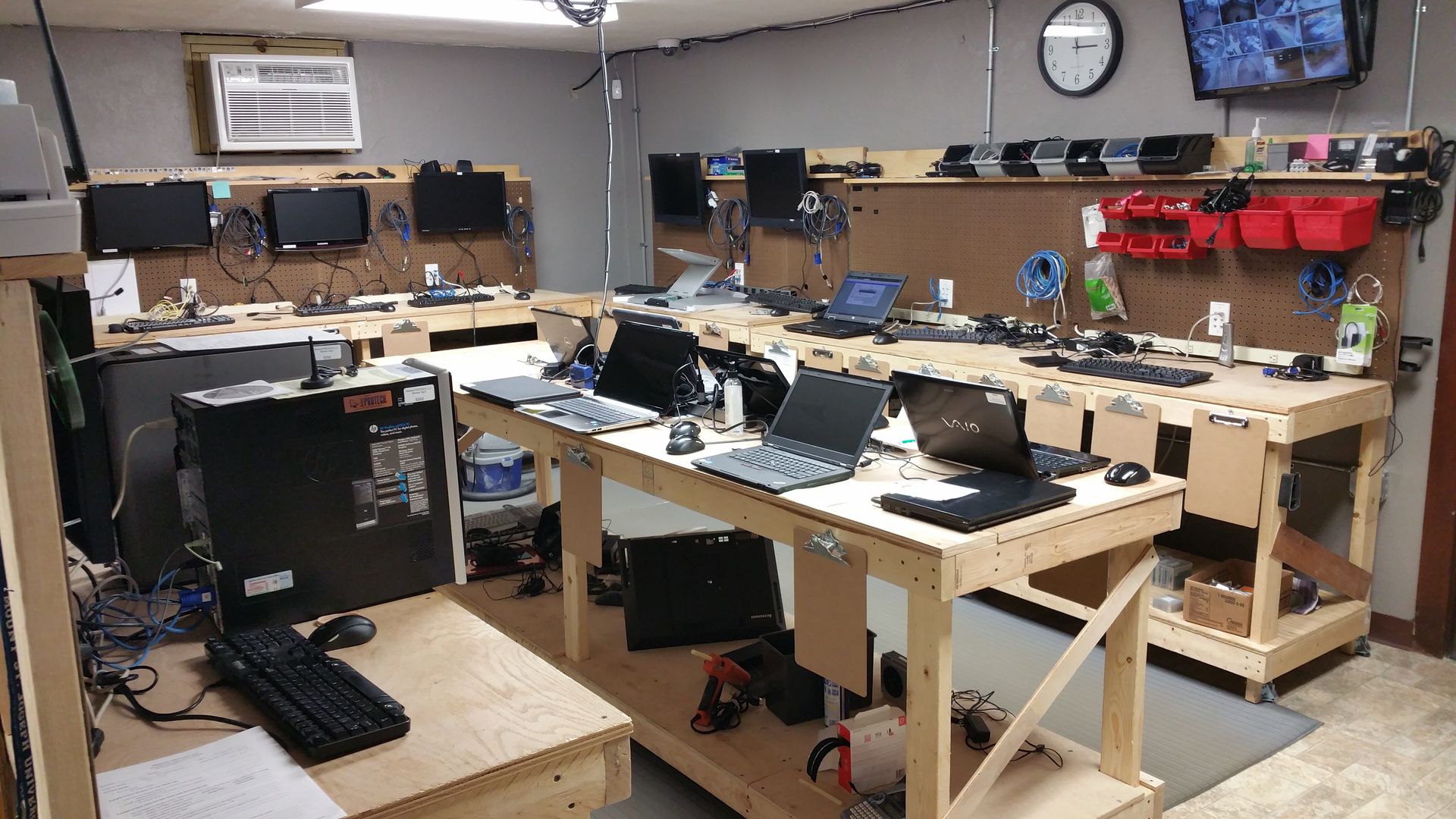 How to Handle Abandoned Laptops in a Computer Repair Shop