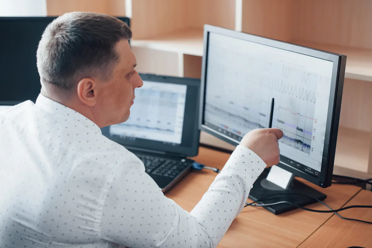 Proactive Monitoring for Modern Data Pipeline Reliability