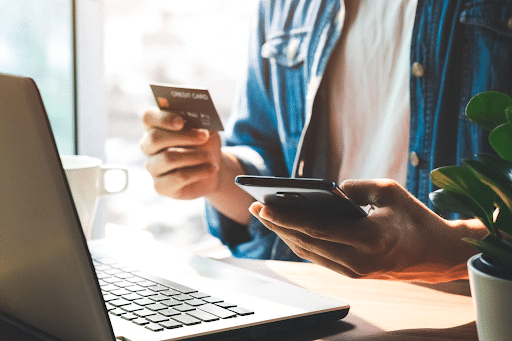 How Credit Hub Platforms Help Consumers Compare Card Options Smartly