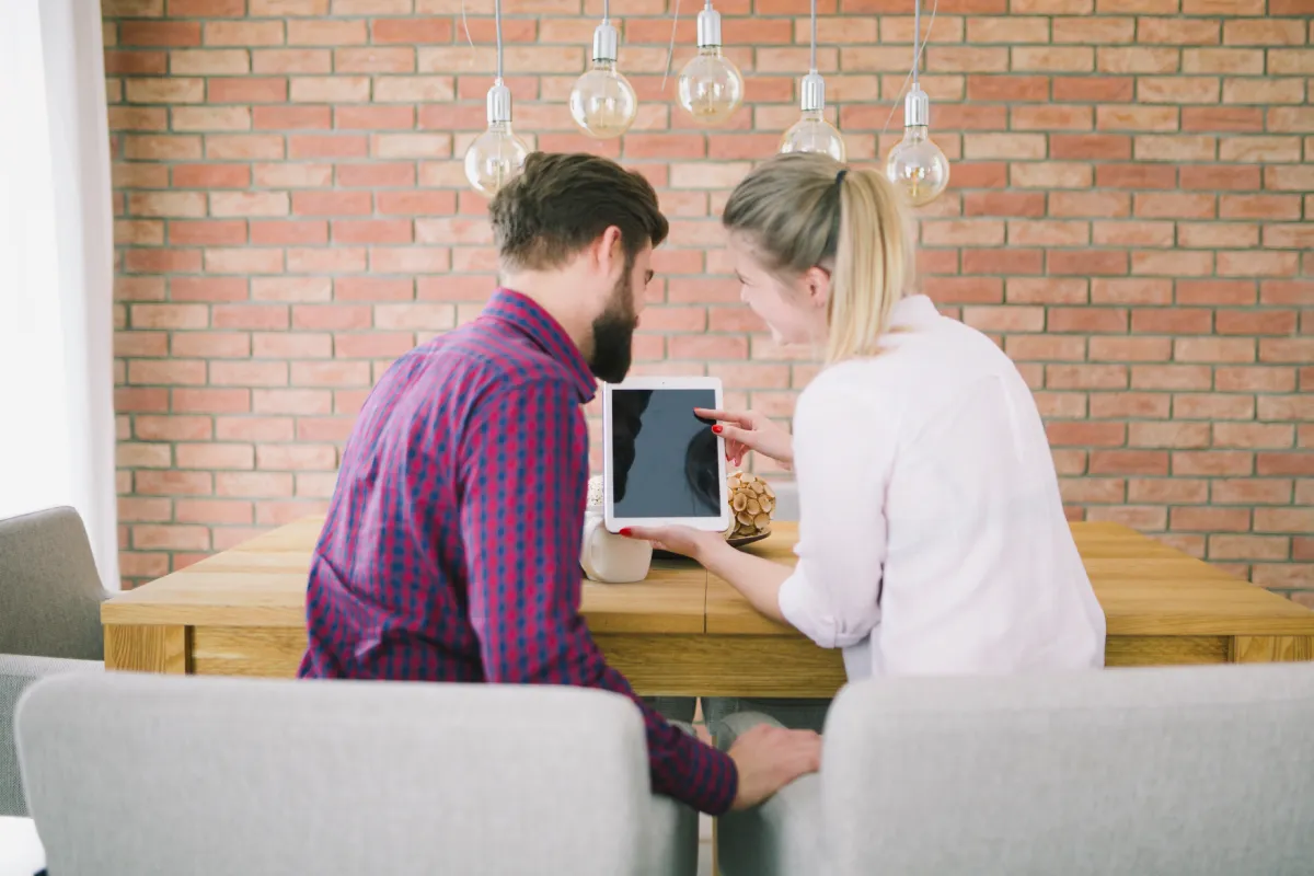 How AI Girlfriend Apps Remember You: Inside Long-Term Memory Technology